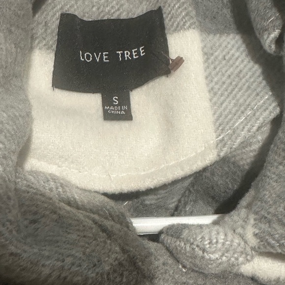 Grey & White Buffalo Check Shacket Sz Small Love Tree Oversized - Picture 5 of 8